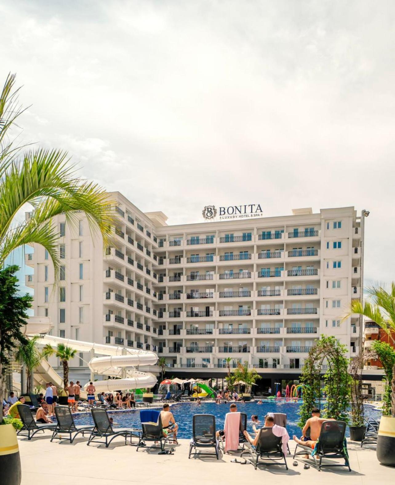 Coastline Luxury Hotel apartamentowy