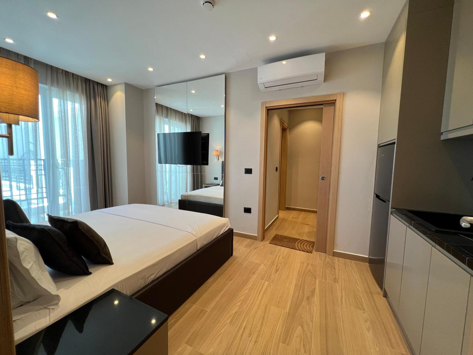 Coastline Luxury Hotel apartamentowy *